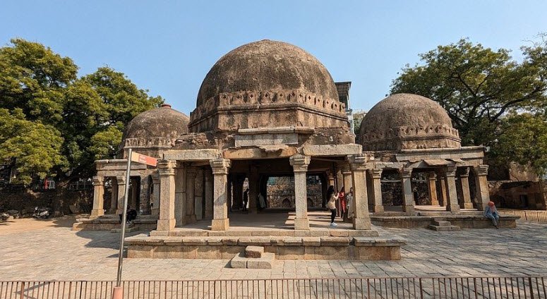 Hauz Khas Complex